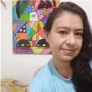 Profesora que brinda clases de español y lectoescritura